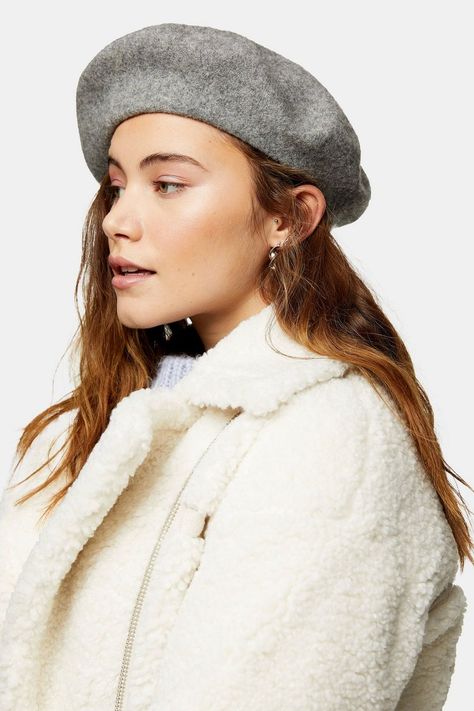 Grey Beret Outfit, Grey Beret, Beret Outfit, Grey Outfit, Beret Hat, Tres Chic, Topshop Outfit, Parisian Style, All Fashion