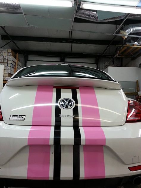 A custom 2 color stripe on a 2014 VW Beetle Rline. We love how this one turned out . Car Transformation, Vw Beetle Accessories, Beetle Girl, Beetle Vw, Car Things, Baby Bug, Custom Cars Paint, Volkswagen Bug, Beetle Car