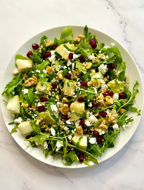 Quinoa Pear Salad, Arugula And Quinoa Salad, Quinoa Arugula Salad, Quinoa Spinach, Roasted Red Pepper Soup, Perfect Mashed Potatoes, Roasted Walnuts, Pear Salad, Quinoa Salad Recipes