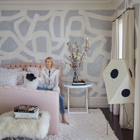 D. Porthault Paris, New York on Instagram: “These are our iconic Coeurs pink bed linens featured in the September issue of Architectural Digest. Olympia @olympiagreece is photographed…” De Gournay Wallpaper, Bear Chair, Velvet Drapes, Marie Chantal, Leather Wall, Custom Shades, Showroom Design, Custom Sofa, Crown Princess