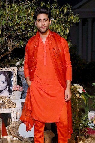 Stores And Designers For Groom Wear Under 30k Orange Kurta For Men, Mehendi Dress, Mehandi Outfits, Mahima Mahajan, You Look Fab, Mehendi Outfit, Mehendi Outfits, Kurta Men, Wedding Outfit Men