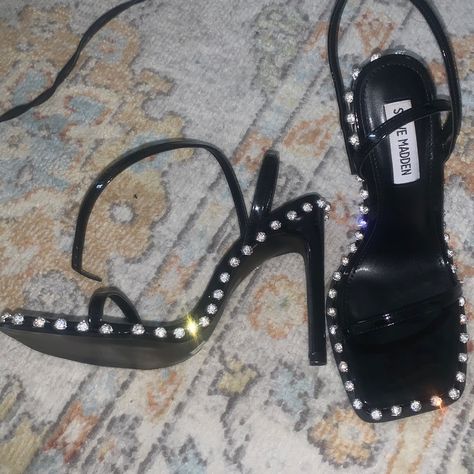 Never Worn New Steve Madden Heels, Comfortable And In Perfect Condition Steve Madden Black Heels, Heels Comfortable, Prom Heels, Steve Madden Heels, Studded Heels, Carrie Bradshaw, Business Outfits, Steve Madden Shoes, Shoes Black