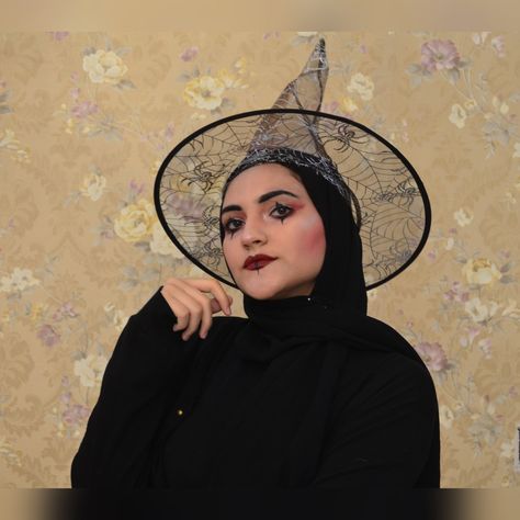 #halloween #makeuplook #makeup Baju Halloween, Hijab Halloween, Outfit Hijab Ideas, Alt Hair, Afro Goth, Witch Costume, Afro Punk, Halloween Looks, Punk Goth