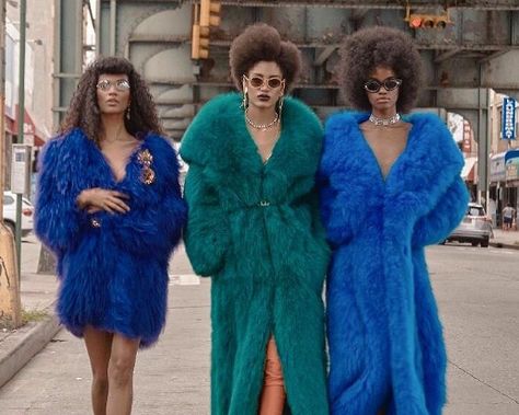 Opening Night Outfit, Fur Editorial, Faux Fur Coat Outfit, Night Outfit Ideas, Superhero Movie, Mode Editorials, Blackest Black, Girls Fur, Opening Night