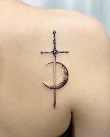 Tato Lingkaran, Moon Tattoo Meaning, Miniature Tattoos, Tattoos Moon, Hope Tattoo, Tato Minimal, Tato Jari, Pola Tato, Moon Tattoos