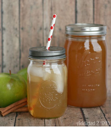 One our favorite pies takes liquid form in this easy apple pie moonshine recipe that's perfect for fall. Apple Pie Moonshine Recipe, Homemade Moonshine, Moonshine Cocktails, Moonshine Recipe, Apple Pie Moonshine, Homemade Liquor, Moonshine Recipes, Homemade Wine, Favorite Pie