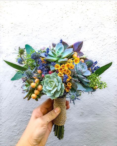 Succulent Flower Bouquet, Succulent And Flower Arrangements, Living Bouquet, Floral Quilling, Succulent Wedding Bouquet, Prom Flowers Bouquet, Wildflower Wedding Theme, Prom Bouquet, Succulent Bouquet Wedding