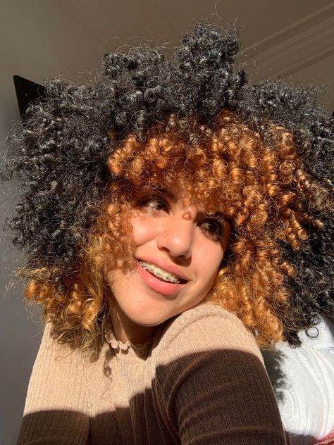 3b Hair Color Ideas, Black And Blonde Afro, 3b Dyed Hair, Ginger Underdye Hair, Blonde Underdye, Dyed Underlayer Curly Hair, Underdye Hair Curly, Afro Hair Dye, Under Hair Dye