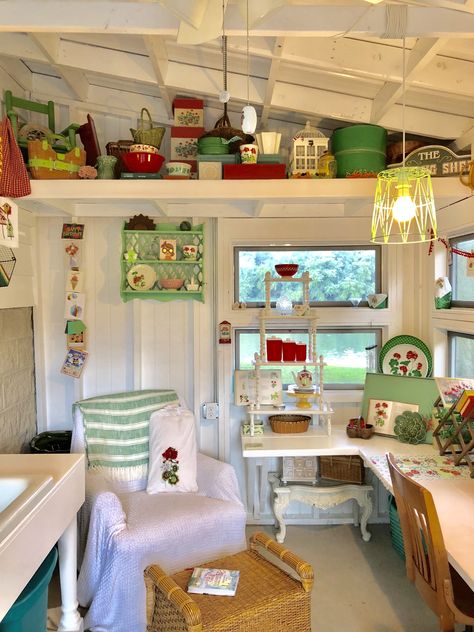 Garden Craft Room She Sheds, 10x12 She Shed Interior, Retro Tiny House Ideas, She Shed Diy Interior, She Shed Organization Ideas Diy, She Shed Wall Ideas, Inside Shed Ideas, Cheap She Shed Ideas, Inside She Shed Ideas