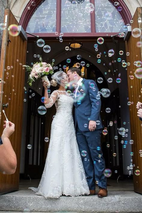 Wedding Photos Funny Creative, Wedding Bubble Photos, Bubbles Wedding Photos, Bubble Wedding Pictures, Wedding With Bubbles, Wedding Pictures With Bubbles, Bubble At Wedding, Wedding Photo Ideas Bubbles, Bubbles In Wedding