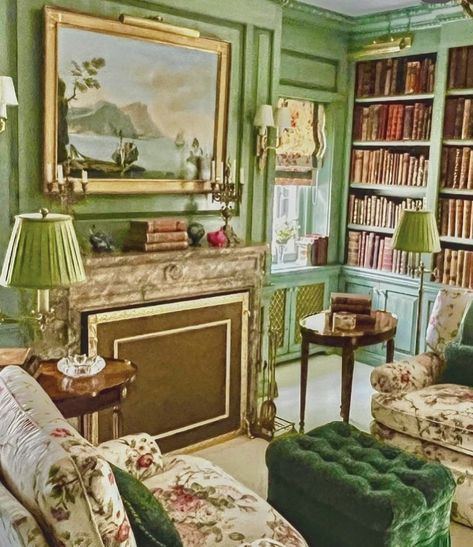 German Home Decor, French Country Estate, Art Nouveau Interior, Green Walls, Home Libraries, French Interior, Green Interiors, Green Rooms, Beautiful Interiors