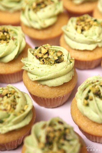 Persian Desert, Savory Desserts, Pistachio Cupcakes, Lemon Pistachio, 4 Cupcakes, Belle Cake, Party Food Buffet, Lemon Cupcakes, Cupcake Display