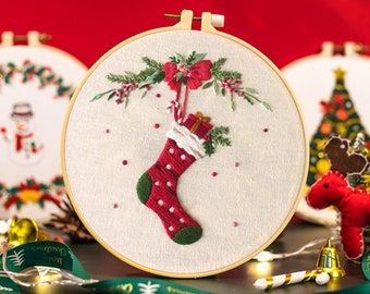 Pretty Embroidery Patterns, Modern Embroidery Kit, Beginner Embroidery Kit, Embroidery Hoop Wall, Embroidery Hoop Wall Art, Christmas Embroidery Patterns, Diy Embroidery Kit, Hand Embroidery Kit, Embroidered Christmas