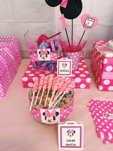 Minnie Mouse dessert table Minnie Mouse Candy Table, Minnie Mouse Dessert Table, Minnie Mouse Candy Bar, Mouse Dessert, Candy Bar Ideas, Party Table Settings, 1 Birthday, Mouse Party, Candy Table