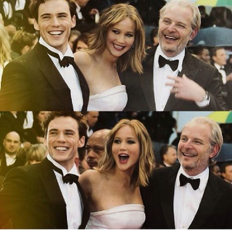 Sam claflin, Jennifer Lawrence and Francis Lawrence Sam Claflin And Jennifer Lawrence, Game Bts, The Hunger Games Catching Fire, Hunger Games Cast, Katniss And Peeta, Sam Claflin, Hunger Games Catching Fire, Male Celebrities, Katniss Everdeen