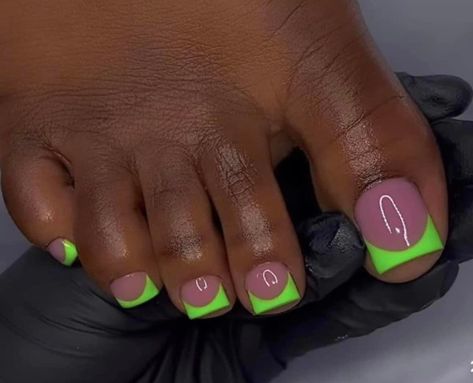 Lime Green French Tip Toes, Green French Pedicure, Lime Green Pedicure, Green Acrylic Toes, Green French Tip Toes, Green Toe Nail Designs, Green Pedicure Ideas, Green Toes, Green Toe Nails