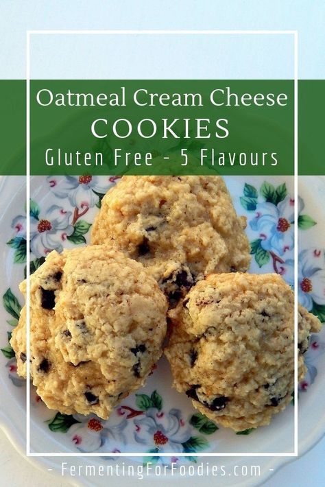 Looking for the perfect gluten-free cookie? Try these soft and delicious cookies. This simple recipe includes 5 different flavour options. Whether you want a decadent salted chocolate pecan or a healthy trail mix cookie. Cream Cheese Oatmeal, Cheese Oatmeal, Energy Cookies, Glutenfree Cookies, Healthy Cream Cheese, Oatmeal Cookies Easy, Chocolate Lollipop, Cookies Healthy, Caramel Cream