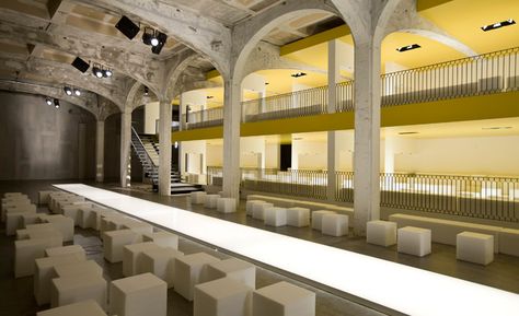 A timeline of Prada and OMA / AMO catwalk collaborations | Fashion | Wallpaper* Magazine Catwalk Interior Design, Fashion School Architecture, Catwalk Architecture, Fashion Show Architecture, Runway Architecture, Fashion Show Set Design, Urban Interior Design, Catwalk Design, Fondazione Prada