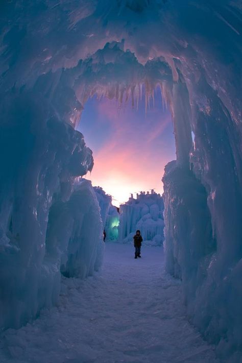 Midway, Utah Ice Castle are beautiful creations made entirely out of icicles. There is no supporting substructure. The beauty of the Ice Castle lies in its organic, ever-evolving nature. Its fascinating ice formations are dynamic.This year they will be at Midway's Town Square, Midway, Utah—North of the Ice Skating Rink. Ice Castle, Snow Sculptures, Ice Castles, Ice Cave, Colorado Usa, Alam Yang Indah, Pretty Places, Places Around The World, Winter Scenes