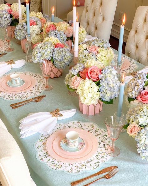 English Tea Party Birthday Theme, Jewel Tone Tea Party, 70th Birthday Tea Party Ideas, Tea Party Set Up Table, Vintage Party Theme Decorations, 50th Birthday Tea Party Ideas, Tea Party Quinceanera Theme, Bridgerton Table Setting, Tea Party Birthday Ideas For Adults