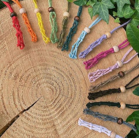 Hemp Macramé Crystal Necklaces 🌱🌻🧚🏻‍♂️✨ on Instagram: "Hemp Crystal Pouches 🌈🍁🧚🏻‍♂️🌻🍃 PERFECT for those that are indecisive & can’t choose which crystal necklace they want! These crystal pouches are ‘interchangeable’ which means you can take out and remove the crystal - & exchange it another! (Using the sliding bead mechanism)✨🤠 What’s even better is; That each one is 100% customisable, made to order & always available @thesustainablesunflowershop ✨🧚🏻‍♂️🍃🌻 #hippie #hippiestyle #hippieaesthetic #crystals #crystalhealing #crystal #fairy #fairycore #hippiechic #handmade #creative #natural #ecofriendly #ecofashion #hippiegirl" Crystal Holder Necklace, Crystal Pouch, Crystal Fairy, Hippie Aesthetic, Handmade Crystal Jewelry, Hippie Girl, Crystal Necklaces, Sliding Knot, Eco Fashion