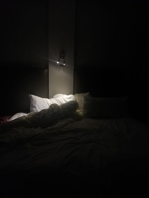 Dim Lit Bedroom, Bed Aesthetic Dark, Dark Room Aesthetic, Turing Test, Calming Backgrounds, Bed Lighting, Bed Night, Japanese Living Room, Bed At Night