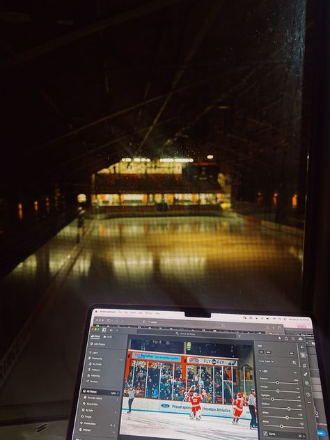 princeton hockey Espn Aesthetic, Career Moodboard, Sport Management Career, Sports Journalism, Career Aesthetic, Photographer Aesthetic, Wag Dr, College Motivation, Dream Jobs