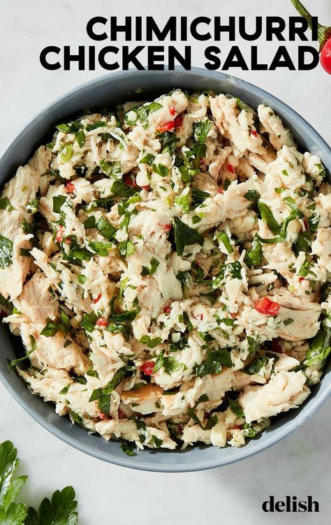 This healthy lunch couldn't be more simple to make. Toss shredded chicken with a good amount of parsley (this is inspired by our favorite condiment, Chimichurri, after all), garlic, olive oil, and vinegar and serve with toasted bread. Chicken Chimichurri Sandwich, Chimichurri Chicken Salad, Pool Recipes, Beach Lunches, Farro Salad Recipes, Chimichurri Chicken, Light Lunches, Roasted Cauliflower Salad, Whole30 Dinner