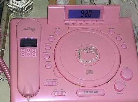 Rosa Shocking, Capas Samsung, Retro Gadgets, 2000s Nostalgia, 2000s Aesthetic, Pastel Pink Aesthetic, 90s Aesthetic, Hello Kitty Items, Everything Pink