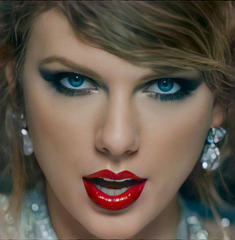 @dailyalison no Instagram: “Has to be one of the best looks what a savage MV #taylorswift #lookwhatyoumademedo #dailyalison #beauty #redlips #indianswiftie #reputation” Reputation Hair And Makeup, Reputation Taylor Swift Makeup Ideas, Reputation Makeup, Taylor Swift Eyes, Taylor Swift Makeup, Rep Era, Movie Outfit, Eras Outfits, Swift Party