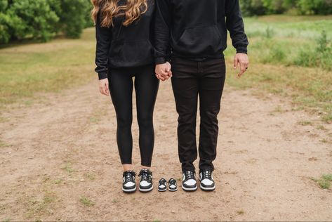 Vans Maternity Shoot, Partner Pregnancy Announcement, Pregnancy Journey Photos, Pregnancy Announcement Couple Photos, Pregnancy Announcement Shoes, Pregnancy Reveal Photoshoot, Couple Pregnancy Announcement, Pregnancy Announcement Photo Ideas, Baby Announcement Shoes