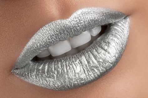 Metallic Lipstick, Lipstick Art, Makeup Tricks, Lip Designs, Glitter Lips, Hot Lips, Lip Art, Beautiful Lips, Matte Liquid Lipstick