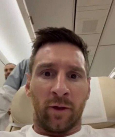 Meme Messi, Messi Funny, Messi Pictures, Lionel Messi Fc Barcelona, Messi Photos, Lionel Andrés Messi, Leonel Messi, Character Inspiration Male, Soccer Funny