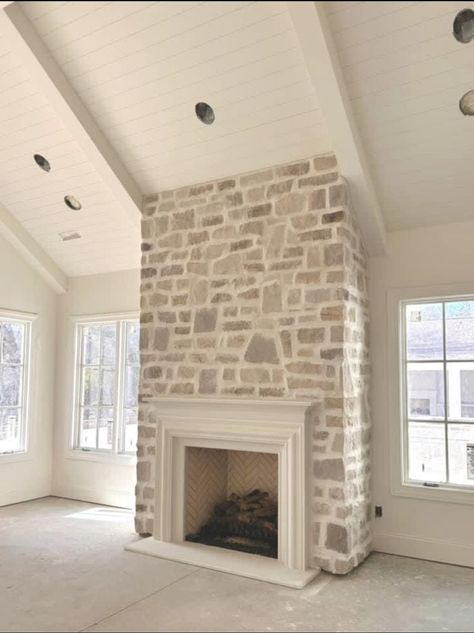 River Rock Fireplaces, Stone Fireplace Surround, Ranch House Exterior, Woodland House, Living Room Decor Fireplace, Gate House, Up House, Fireplace Makeover, Brick Fireplace