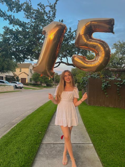 Birthday Dressup Ideas, Birthday Photoshoot 15 Year, 15rh Birthday Ideas, Birthday Pictures For Instagram, 15 Birthday Shoot Ideas, 15tj Birthday Ideas, 15ty Birthday Ideas, Balloon Birthday Pictures, Birthday Photos Balloons