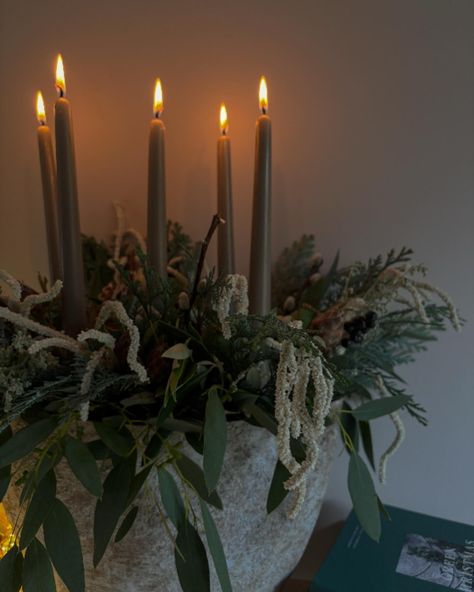 Transform your space into a winter wonderland with our beautiful wild wintery and white candle arrangement! Perfectly designed to elevate your home this season, it features a stunning display of fragrant foliages like: - Conifer: Infuse your space with a refreshing, woodsy scent. - Eucalyptus: Revitalize your senses with its crisp, invigorating aroma. - Eucalyptus Populus Berries & Viburnum: Add an exquisite touch of rich color and texture. This arrangement is beautifully complemented by deco... Eucalyptus Populus, Candle Arrangements, White Candle, White Candles, Rich Color, Winter Wonderland, Flower Arrangements, Berry, Texture