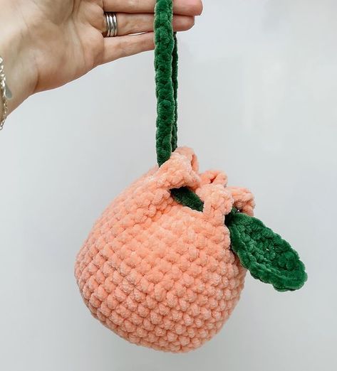 Crochet Squishy, Crocheted Stuff, Plush Bags, Crochet Inspo, Crochet Creations, Diy Crochet Projects, Half Double Crochet, Yarn Needle, Crochet Patterns Amigurumi