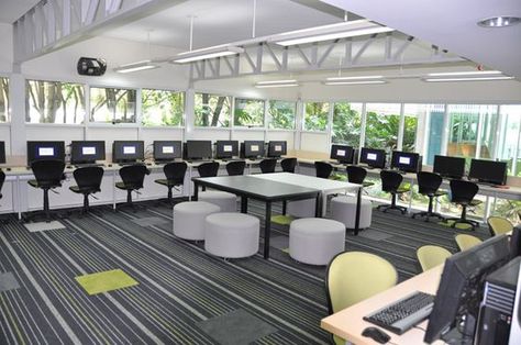 School Computer Room, Computer Lab Design, Lab Setup, Library Computer, Computer Lab Decor, School Computer Lab, Traditional Classroom, Lab Ideas, Tech Lab