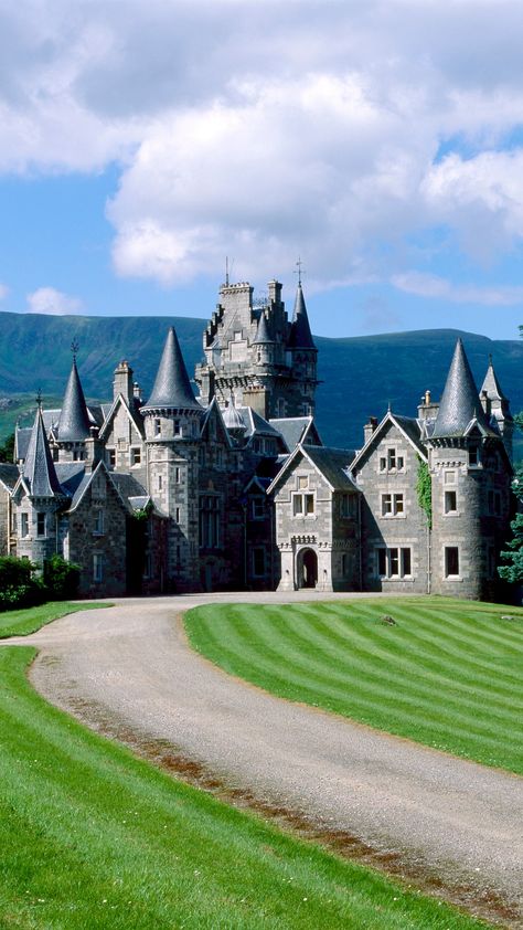 Inside Private Castle Homes of the Scottish Highlands | Vogue Scottish Castles Highlands, Castle Homes, Highlands Castle, Castle Estate, Fairytale House, Castle Mansion, Stately Homes, Royal Castles, Scottish Castles