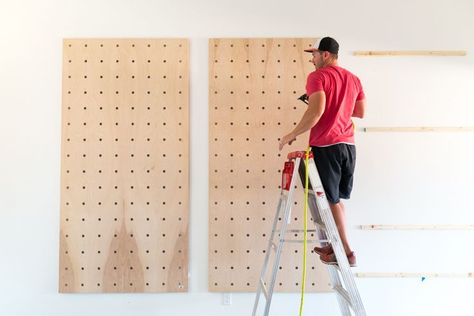 Peg Board Diy, Wooden Peg Board, Peg Board Shelves, Peg Board Walls, Pegboard Craft Room, Wooden Pegboard, Diy Dream Catcher, Peg Wall, Pegboard Storage