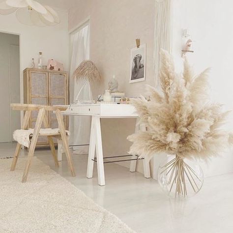 #scandinavischwonen hashtag on Instagram • Photos and Videos Beige And White Living Room, Cream Living Rooms, Beige Living Rooms, Gold Living Room, Interior Design Per La Casa, Cozy Room Decor, White Living Room, White Furniture, Decor Home Living Room