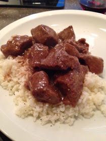 Braised Beef Tips, Cooking With Red Wine, Beef Tips And Noodles, Red Wine Beef, Beef Tip Recipes, Red Wine Gravy, Beef Tips And Gravy, Garlic Beef, Steak Tips