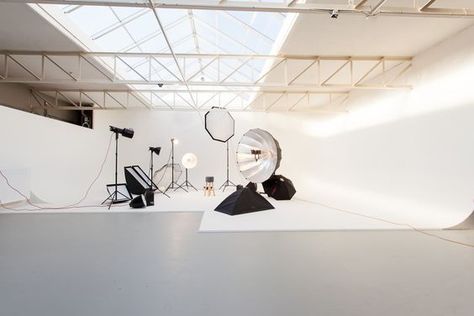 Cyclorama Studio, Cyc Wall, Photography Studio Spaces, Photo Studio Design, Photography Studio Decor, Photography Studio Design, Photography Studio Setup, Warehouse Studio, Home Studio Photography