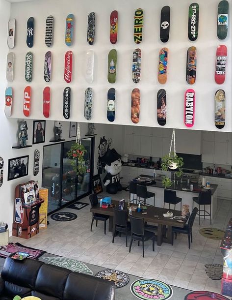 Street Home Decor, Hype Room, Skate Room, Hype Beast Bedroom, Hypebeast Decor, Hypebeast Room, Hype Beast, Dream Apartment Decor, Future Apartment Decor