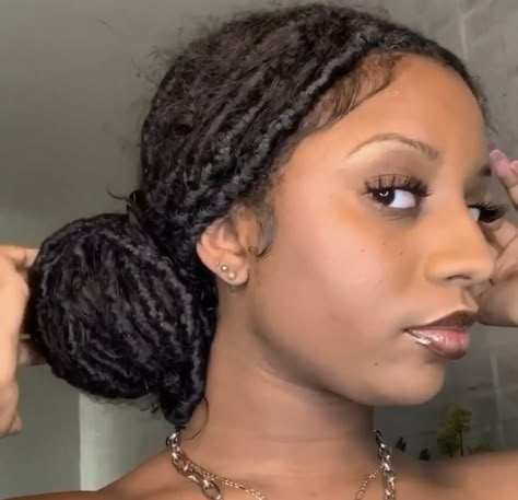 Messy Faux Locs, Messy Edges, Faux Loc, Locs Styles, Faux Locs Hairstyles, Natural Afro Hairstyles, Protective Hairstyles Braids, Pretty Braided Hairstyles, Boho Braids