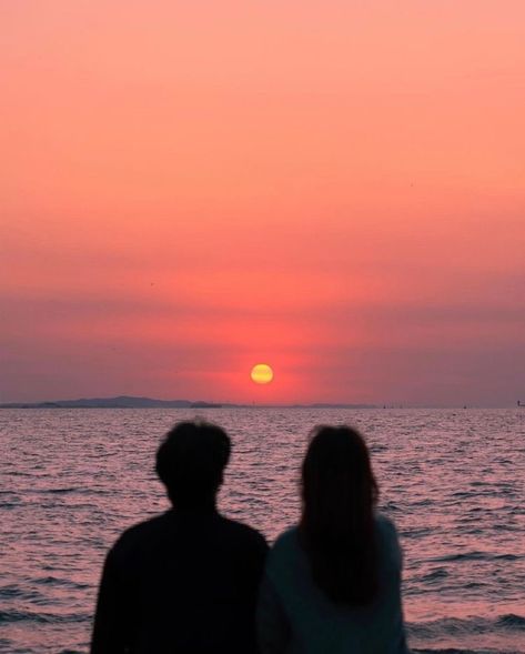 Dream Date, Fotografi Vintage, People Watching, Photographie Inspo, Couple Wallpaper, Photo Couple, This Is Love, Couple Aesthetic, Two People