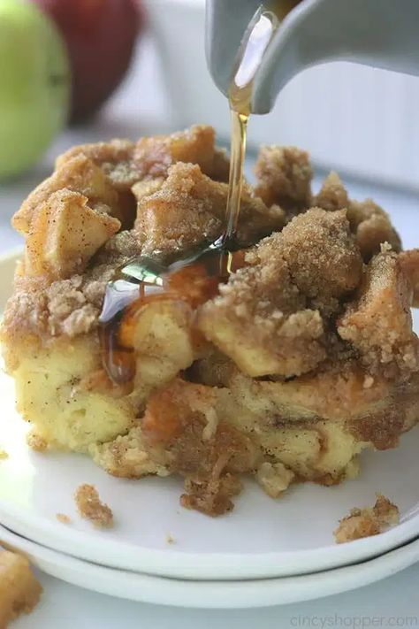 Overnight French Toast Casserole Apple French Toast Casserole, Overnight French Toast Casserole, Easy Christmas Breakfast, Cinnamon Streusel Topping, Apple French Toast, Bananas Foster French Toast, Baked French Toast Casserole, French Toast Casserole Overnight, Christmas Breakfast Recipe