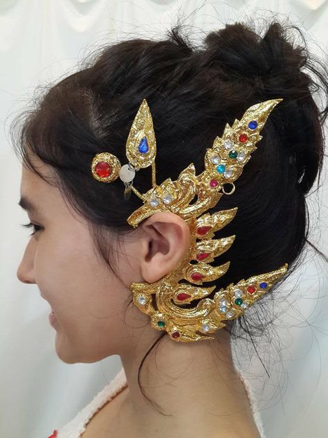 Asian Earrings, Crown Art, Style Dance, Thai Fashion, Middle Eastern Fashion, Thai Style, Dance Costume, Little Miss, Dance Costumes