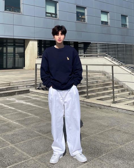 Male Sweatshirt Outfit, Korean Men Style Outfits Summer, Summer Male Outfits Korean, Street Style Korean Men, Softboy Aesthetic Outfits Men Korean, Asian Street Style Men Korean Fashion, Korean Fashion Men Casual Outfit Summer, Douyin Men Fashion, Korean Outfits Men Summer