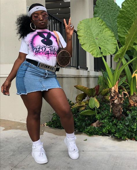 2,514 Likes, 32 Comments - DallasJnails💅🏿 (@dallasalexiaxo) on Instagram: “90’s baby MILLENNIUM TOUR ready ✨ I’ve never missed a B2K concert, Don’t play with me 😜😋…” Millennium Tour Outfit Ideas, 2000's Party, 90s Theme Party Outfit, Feminine Fits, 2000s Theme, Throwback Outfits, 2000s Baby, 2000s Fashion Trends, 00s Fashion